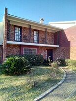 906 E Kings Hwy in Shreveport, LA - Building Photo