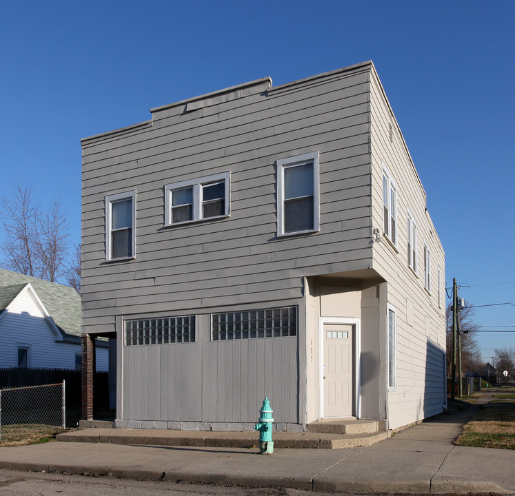 904 W 27th St in Indianapolis, IN - Building Photo