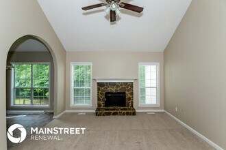 121 Aristocratic Way in Locust Grove, GA - Foto de edificio - Building Photo