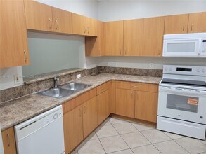 2573 SW 82nd Ave in Miramar, FL - Building Photo - Building Photo