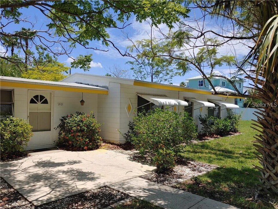 515 Boca Ciega Isle Dr in St Pete Beach, FL - Building Photo