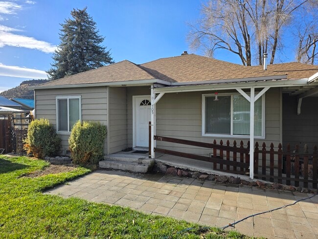 property at 705 SE Elm St