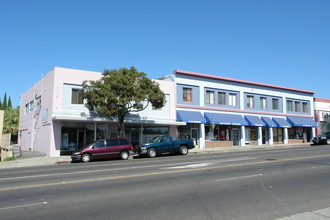 922-934 A St in Hayward, CA - Foto de edificio - Building Photo