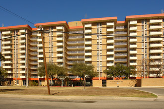 Villa Tranchese Apartments in San Antonio, TX - Building Photo - Building Photo