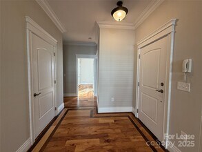 21031 Catawba Ave in Cornelius, NC - Building Photo - Building Photo