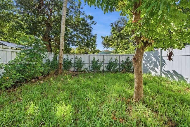 1126 NW 28th St