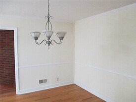 305 Augusta Rd in Clemson, SC - Building Photo
