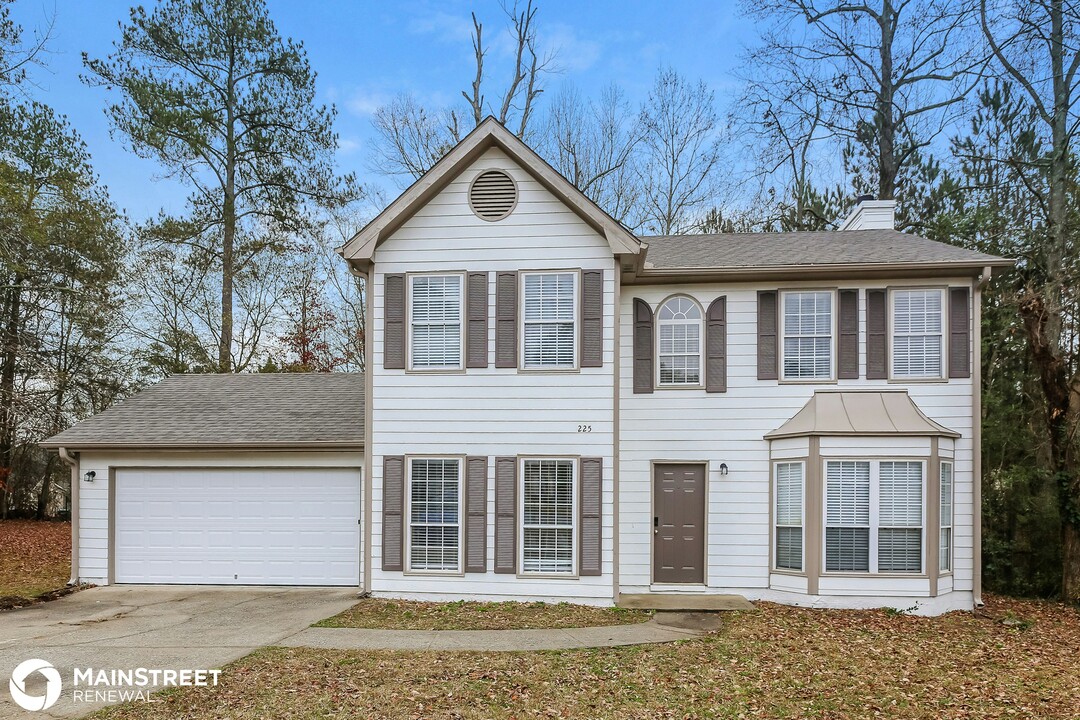 225 Whirlwind Ct in College Park, GA - Building Photo