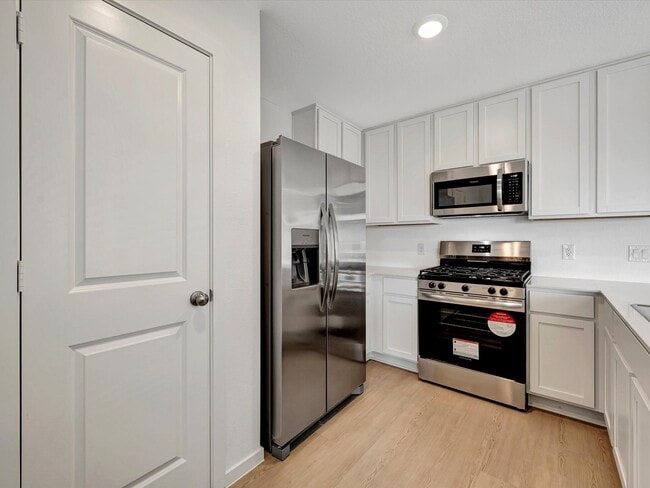 property at 2207 Graycliff Estate Ln