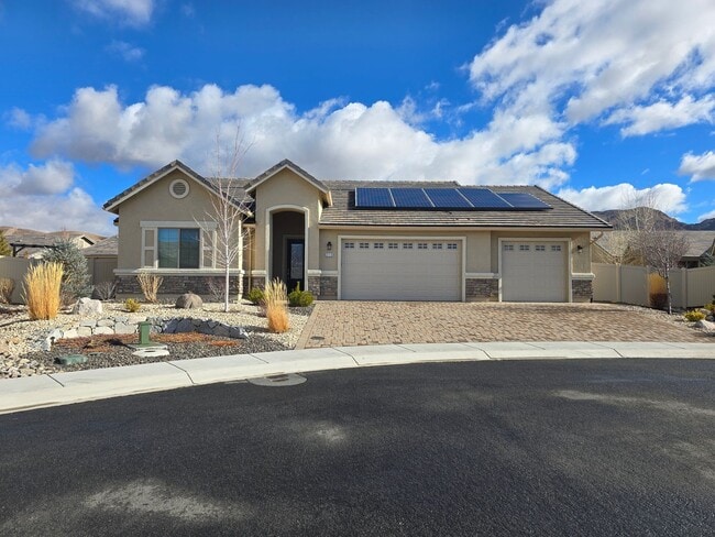 213 Holly Oak Ct in Reno, NV - Building Photo - Building Photo