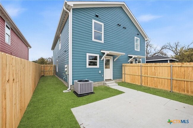 property at 905 Martin Luther King Jr Ln