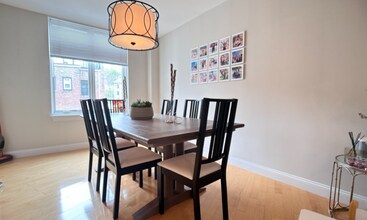1601 Beacon St, Unit 433 in Brookline, MA - Foto de edificio - Building Photo