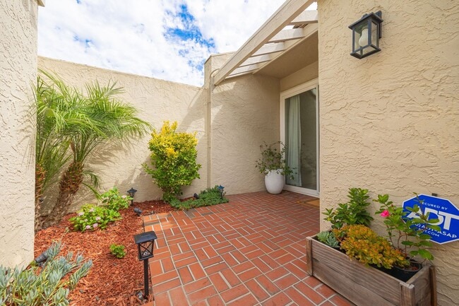 6214 Caminito Carrena in San Diego, CA - Building Photo - Building Photo