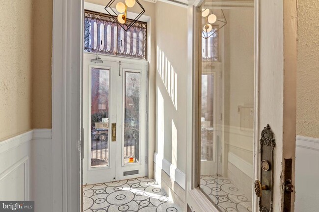 919 St Paul St in Baltimore, MD - Foto de edificio - Building Photo