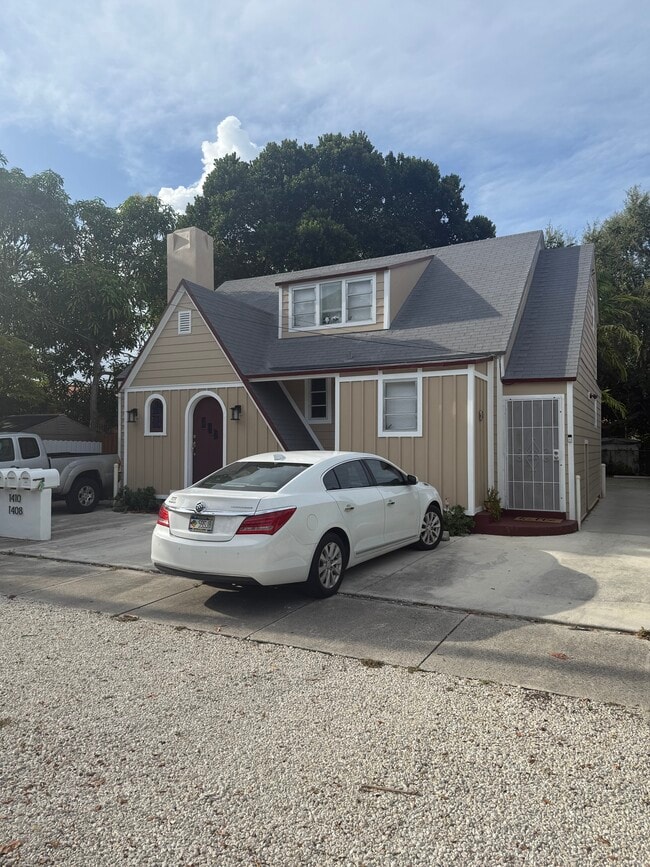 1410 SW 19th Ter, Unit 1410 SW 19th Terrace