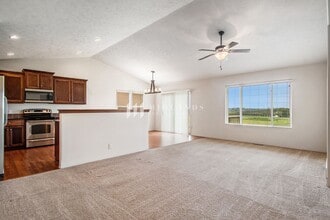 19907 Marinda St in Omaha, NE - Building Photo - Building Photo