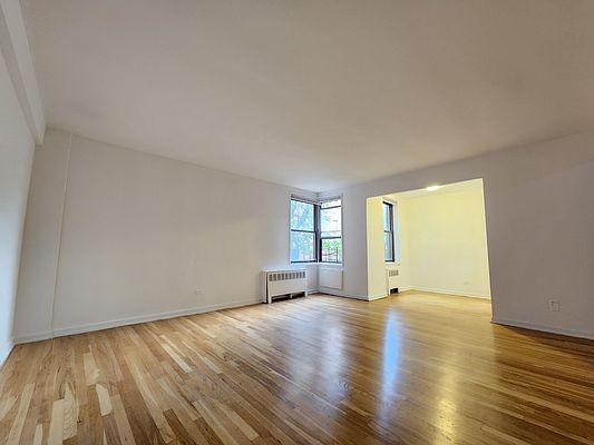 property at 4475 Henry Hudson Pkwy W