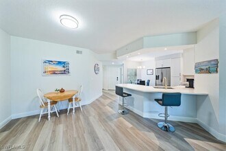 6914 Satinleaf Rd N in Naples, FL - Building Photo - Building Photo