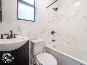 17-15 Bleecker St in Queens, NY - Building Photo - Building Photo