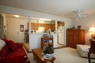 Liberty Green Senior Housing in Warwick, NY - Foto de edificio - Building Photo