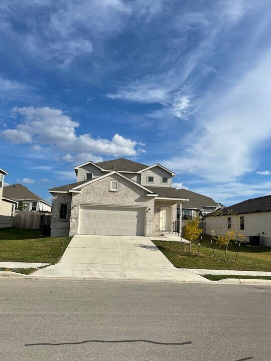 331 Saddle Leaf in Cibolo, TX - Building Photo