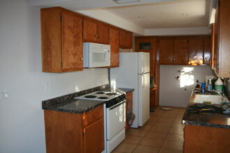862 Evergreen St in Hemet, CA - Building Photo - Building Photo