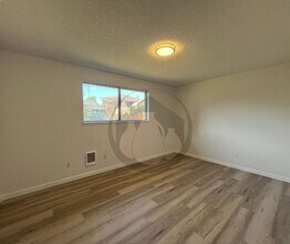 4871 Elkhorn Dr SE in Salem, OR - Building Photo - Building Photo