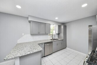 6031 Dellfern Dr in Houston, TX - Building Photo - Building Photo