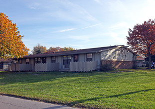 Laurel Court Apartments in Fremont, OH - Building Photo - Building Photo