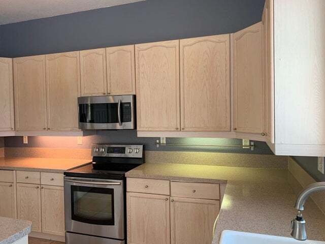 property at 5202 Victoria Cir