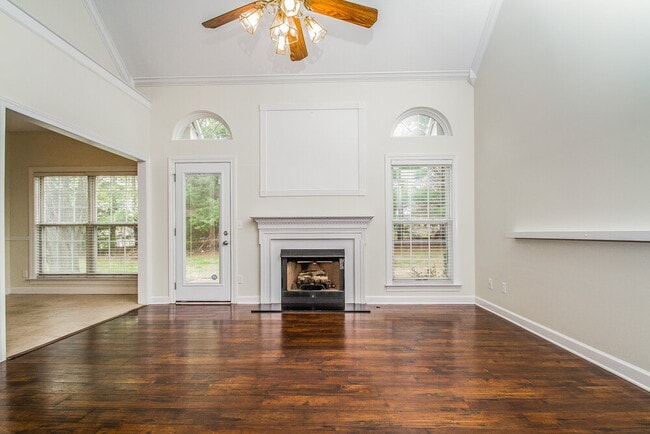 1801 Devon Dr in Spring Hill, TN - Foto de edificio - Building Photo