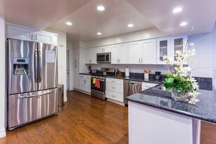 3333 Hickok Pl, Unit 100 in Boulder, CO - Building Photo