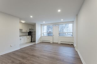 Serena Court in Toronto, ON - Building Photo