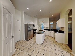 15207 Henderson Point Dr in Cypress, TX - Foto de edificio - Building Photo