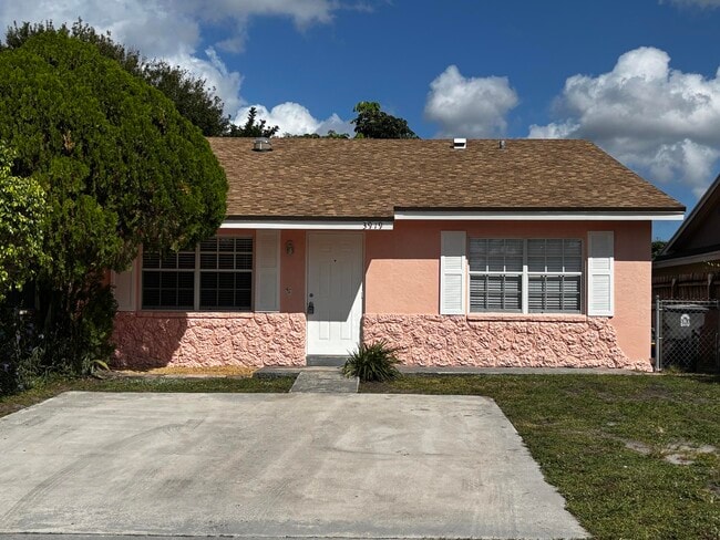 property at 3919 Wilshire St