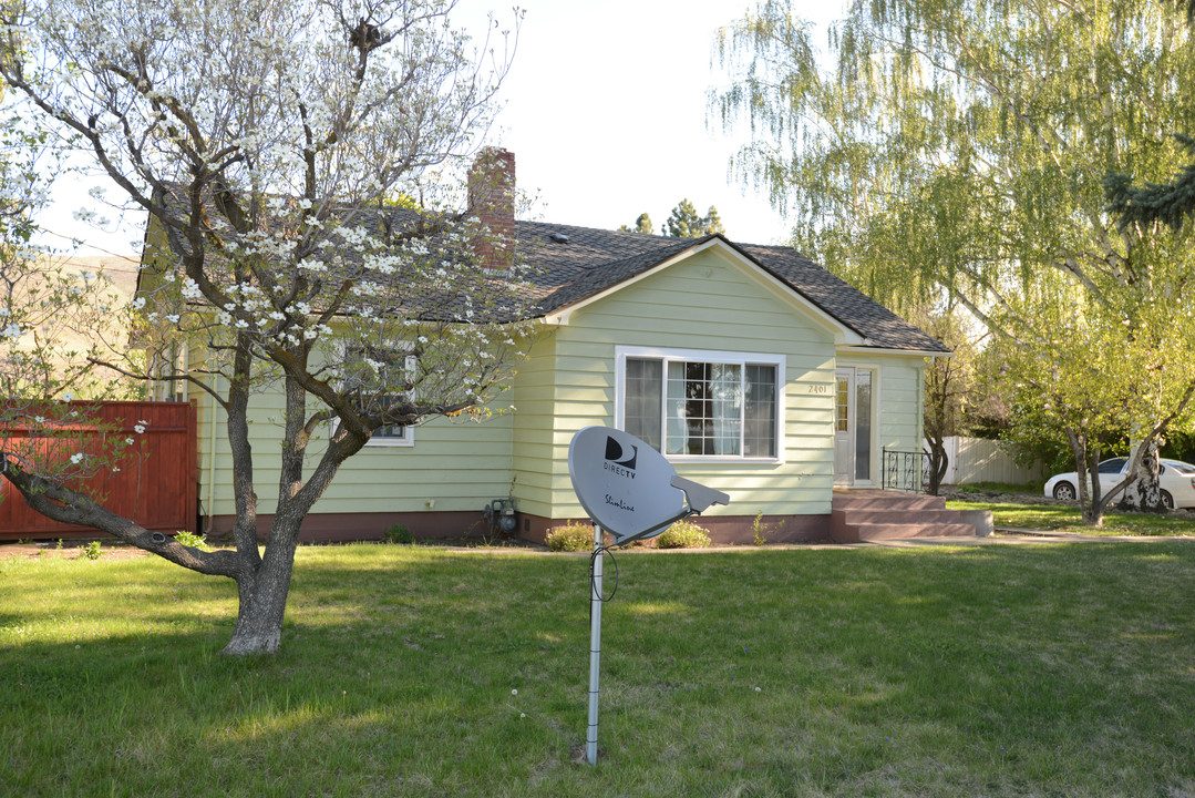 2401 River Rd in Yakima, WA - Building Photo