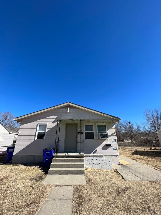 1113 N Eisenhower Dr in Junction City, KS - Building Photo