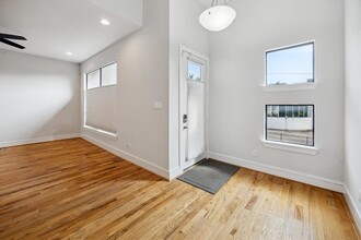4721 Caroline St in Houston, TX - Building Photo - Building Photo