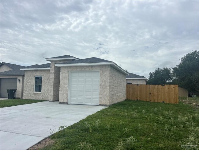13 Haverford Blvd in Harlingen, TX - Building Photo - Building Photo