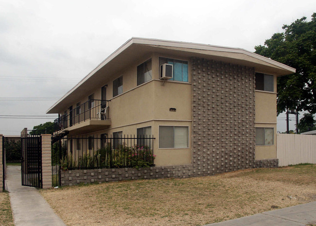 3403 W Olinda Ln in Anaheim, CA - Foto de edificio - Building Photo