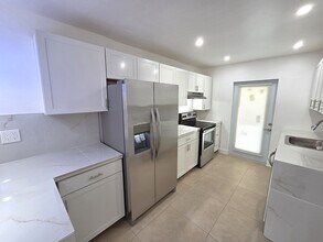 19356 SW 103rd Ct in Cutler Bay, FL - Building Photo - Building Photo