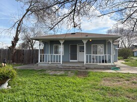 3320 Concord Ave in Brentwood, CA - Building Photo