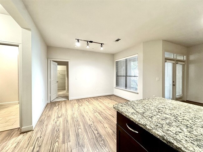 3333 Weslayan St in Houston, TX - Building Photo - Building Photo