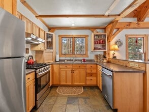 225 Creekside Dr in Breckenridge, CO - Building Photo - Building Photo