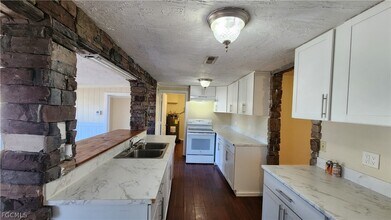 2181 Brandon St in Ft. Myers, FL - Building Photo - Building Photo