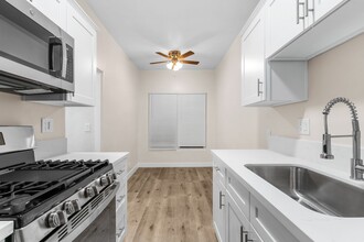 722-726 Maine Avenue in Long Beach, CA - Foto de edificio - Interior Photo