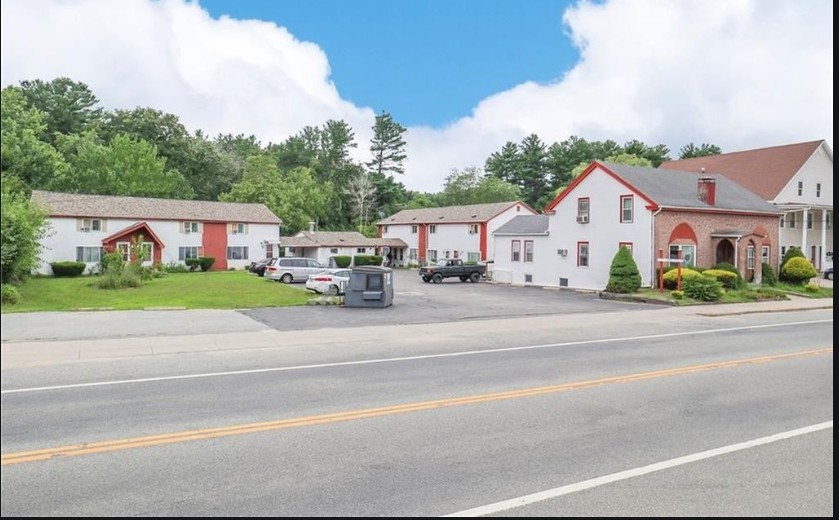 1208 Main St in Coventry, RI - Building Photo