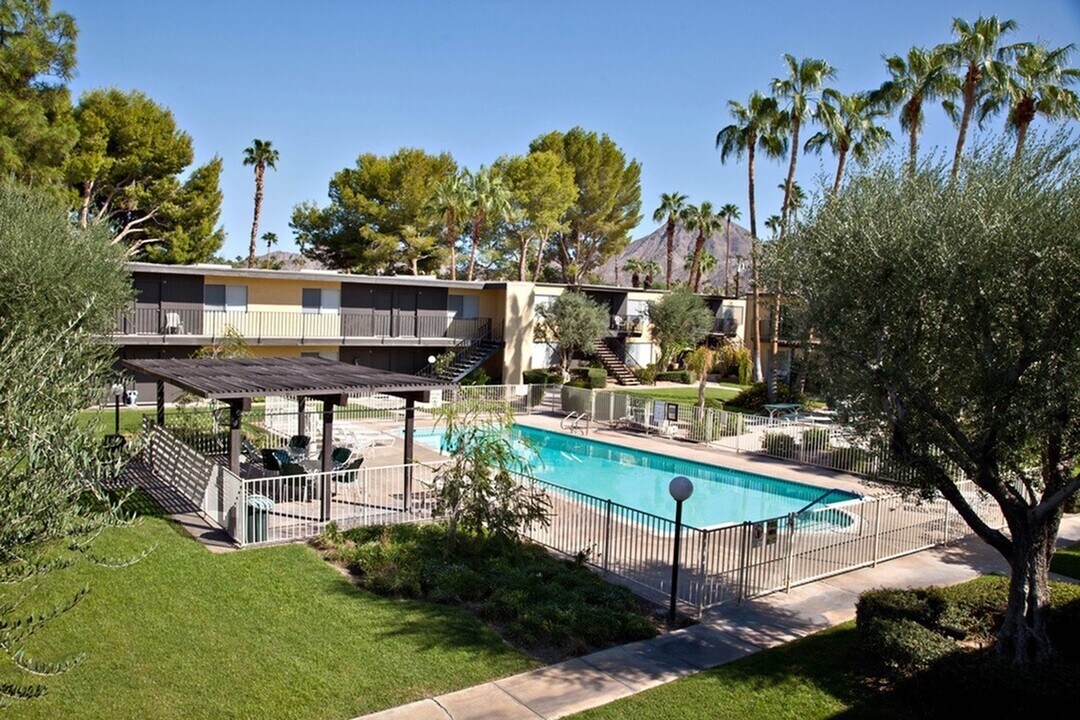 Panorama Apartments in Palm Desert, CA - Building Photo