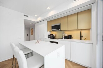 225 Adelaide St W, Unit SI ID1357636P in Toronto, ON - Building Photo - Building Photo