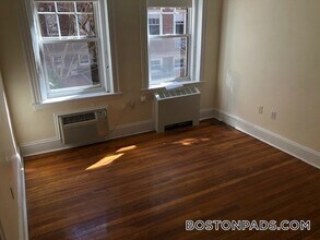 18 Chauncy St, Unit 2 in Cambridge, MA - Foto de edificio - Building Photo